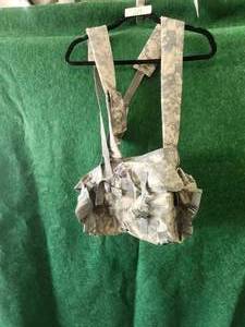 lot 127 image: Camo tactical chest rig -
