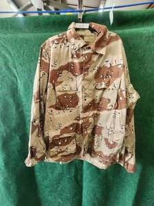 lot 129 image: Long sleeve camo shirt-military - XL