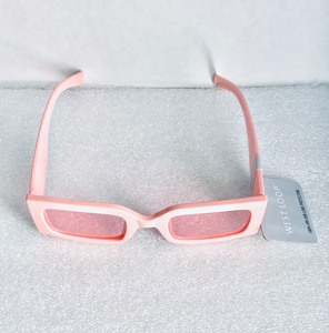 lot 47 image: New Other West Loop Sunglasses - In Style & Color As Shown