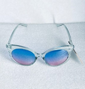 lot 49 image: New Other West Loop Sunglasses - In Style & Color As Shown