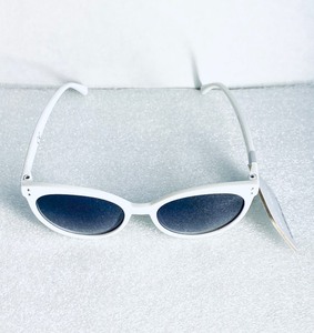 lot 53 image: New Other West Loop Sunglasses - In Style & Color As Shown