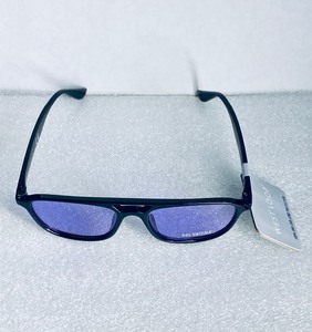 lot 58 image: New Other West Loop Sunglasses - In Style & Color As Shown