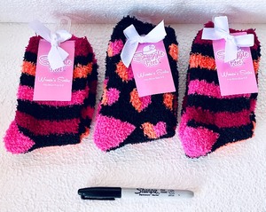 lot 211 image: Lot Of 3 - New With Tags Snuggle Feet Womens Socks, 3 Pair Socks Total, Fits Shoe Size 5-9 & Fits Socks Size 9-11 - In Style & Color As Shown - Total Retail $39
