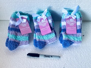 lot 218 image: Lot Of 3 - New With Tags Snuggle Feet Womens Socks, 3 Pair Socks Total, Fits Shoe Size 5-9 & Fits Socks Size 9-11 - In Style & Color As Shown - Total Retail $39