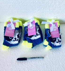 lot 220 image: Lot Of 3 - New With Tags Snuggle Feet Womens Socks, 3 Pair Socks Total, Fits Shoe Size 5-9 & Fits Socks Size 9-11 - In Style & Color As Shown - Total Retail $39