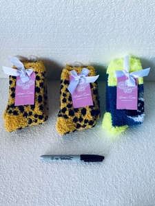 lot 221 image: Lot Of 3 - New With Tags Snuggle Feet Womens Socks, 3 Pair Socks Total, Fits Shoe Size 5-9 & Fits Socks Size 9-11 - In Style & Color As Shown - Total Retail $39