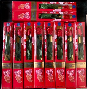 lot 395 image: Lot Of 10 New - Nice Belgian Milk Chocolate Rose, 10 Total Pieces, .63 Oz Per Box - As Shown - Total Retail $100