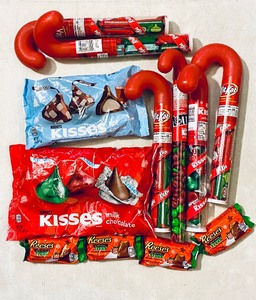 lot 482 image: Mixed Candy Lot - In Generous Quantity As Shown