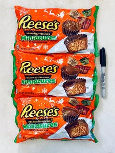 lot 526 image: Lot Of 3 - New Reeses Peanut Butter Cups Miniatures, Milk Chocolate & Peanut Butter, 9.9 Oz Each Bag - As Shown - Total Retail $30