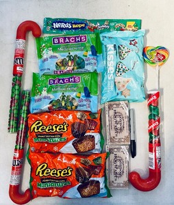 lot 529 image: Mixed Candy Lot - In Generous Quantity As Shown