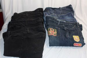 lot 21 image: Womens Jeans and Shorts Size 7 and 16