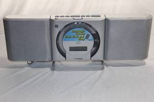lot 36 image: Fisher, CD, AMFM Stereo Radio with Detachable Speakers