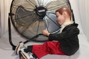 lot 61 image: Black Metal Box Style Fan (CHARLIE NOT INCLUDED)