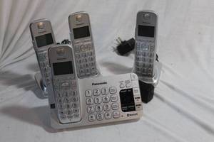 lot 79 image: Panasonic Cordless Phones and Answering Machine