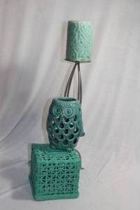 lot 94 image: Teal coloured Home Dcor
