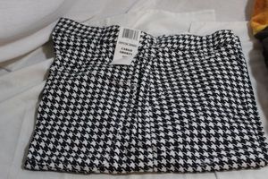 lot 162 image: Cargo Shorts