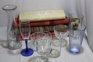 lot 195 image: Multipole Placemats and Random Glassware