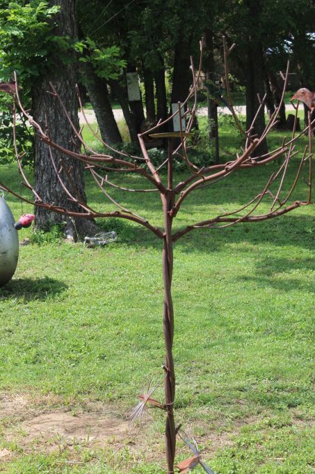 lot 3 image: Metal Tree with Decroative Ornaments