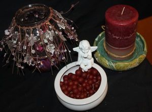 lot 56 image: Home Dcor Inluding New Candle