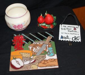 lot 61 image: Home dcor items as shown