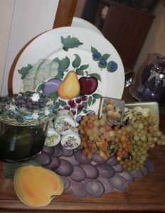 lot 47 image: Fruit Themed home dcor