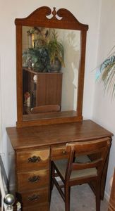 lot 57 image: Vintage Wood Vanity