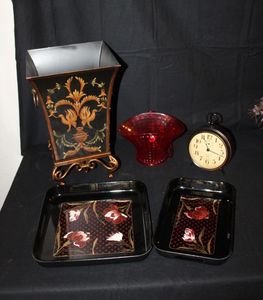 lot 55 image: Home Decor Items