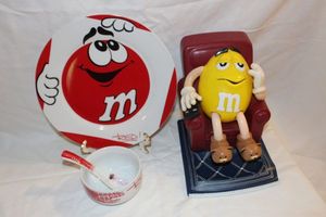 lot 8 image: Collectable M&M Candy Dispenser and plate and bowl Set
