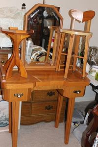 lot 21 image: Wooden Vintage Vanity with Chair and Plant Stand