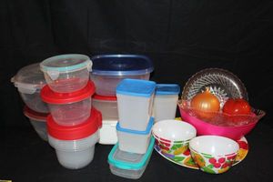 lot 90 image: plasticware