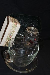 lot 75 image: Glass Bakeware, ceramic loaf pan and pie plate