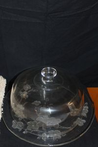 lot 88 image: Glass cake plate and cover