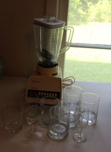 lot 85 image: blender and glassware