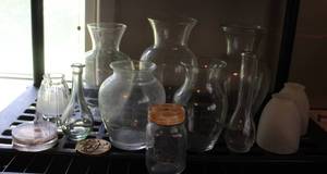 lot 92 image: large selections of glass vases and more