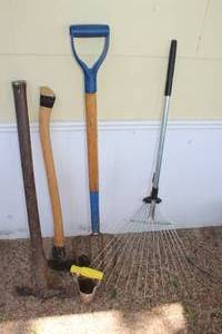 lot 121 image: yard Tools