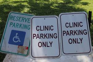 lot 129 image: Parking Signs