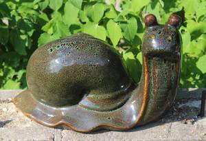 lot 145 image: Ceramic Snail Outdoor Decoration
