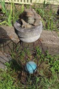lot 149 image: Frog Themed Cement Lawn Decoration and Stand