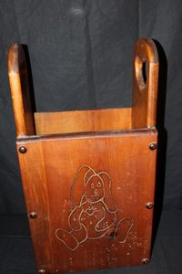lot 100 image: Wooden Book Holder
