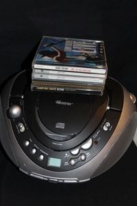 lot 115 image: CD PlayerRadio and CDs