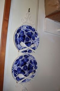 lot 151 image: Decorative Wall Hanging Plate Display Holders and Two Plates as shown