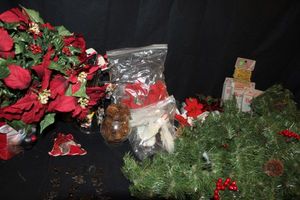lot 153 image: Floral and Greenery Christmas Decorations
