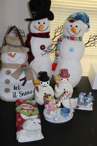 lot 163 image: Various Snowmen Decorations