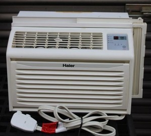 lot 10 image: Haier Window AC Unit 5000 BTU