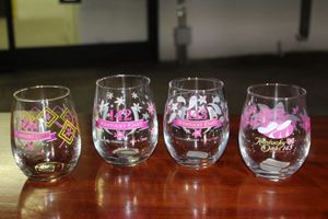 lot 60 image: Kentucky Derby Wine Tumblers