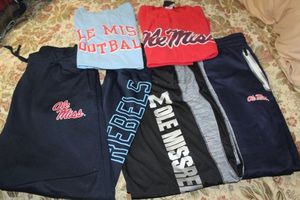 lot 70 image: Ole Miss Mens Team Apparel