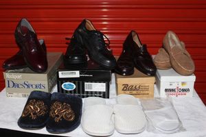 lot 23 image: Several Pairs of Mens Size 8 Dress Shoes and Slippers