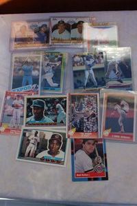 lot 69 image: Baseball Cards As Shown