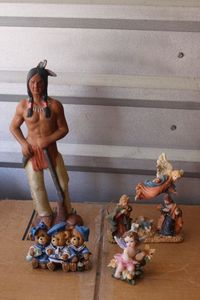 lot 140 image: Resin Home Dcor Pieces