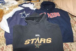 lot 106 image: Hoody Sports Team Apparel